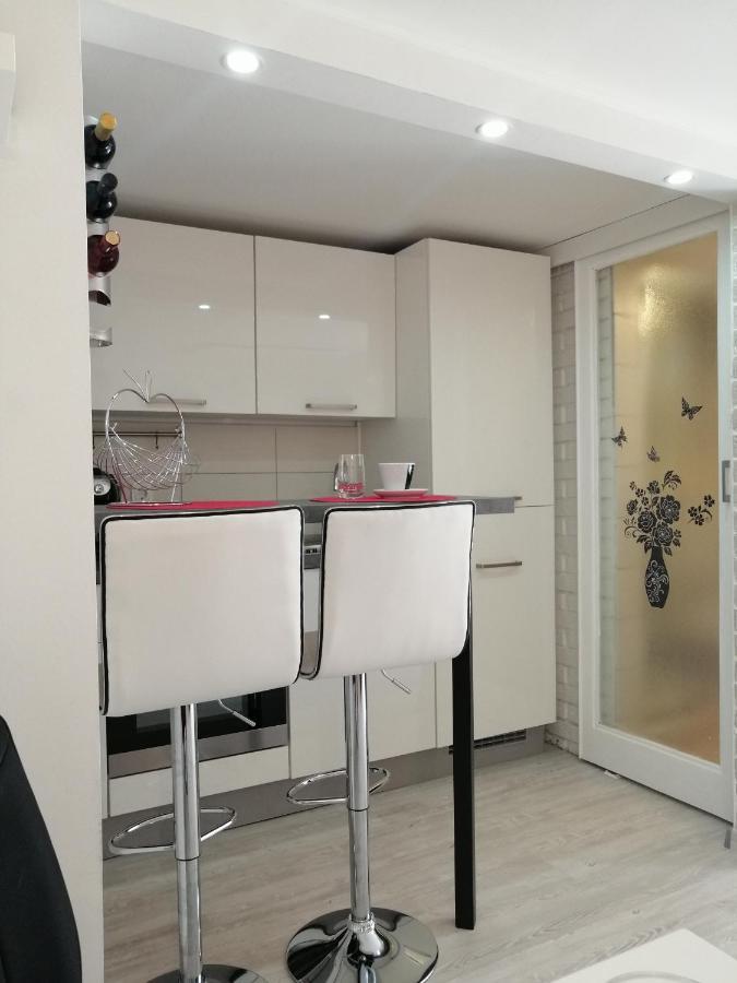 App Noel Apartment Lucija Ngoại thất bức ảnh