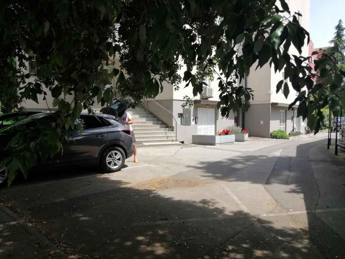 App Noel Apartment Lucija Ngoại thất bức ảnh