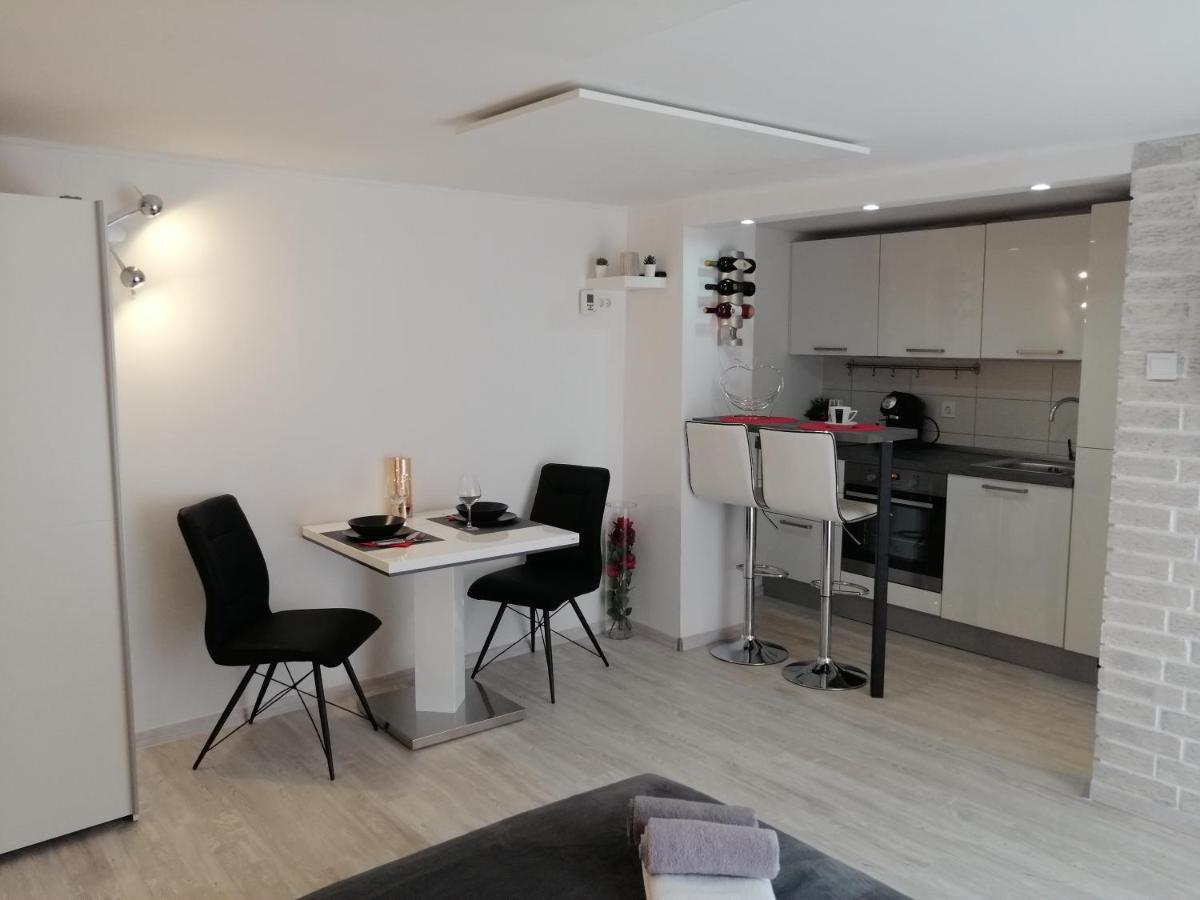App Noel Apartment Lucija Ngoại thất bức ảnh